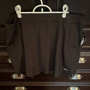 Slazenger Women’s Tech Perforated Woven 16” golf skort